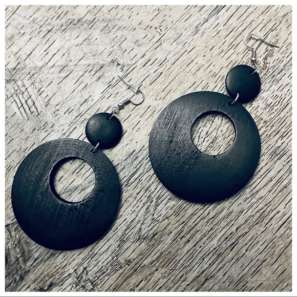 Fabulous Ethnic wood hoop earrings - Picture 2 of 6
